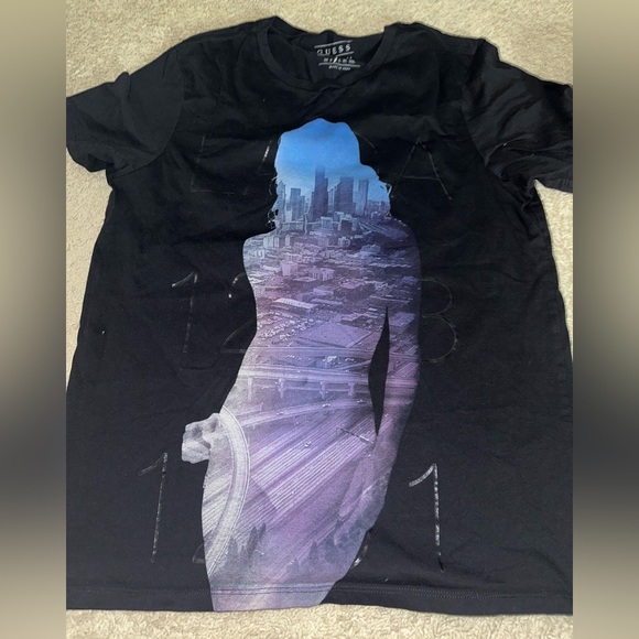 Guess Men’s Graphic Tee